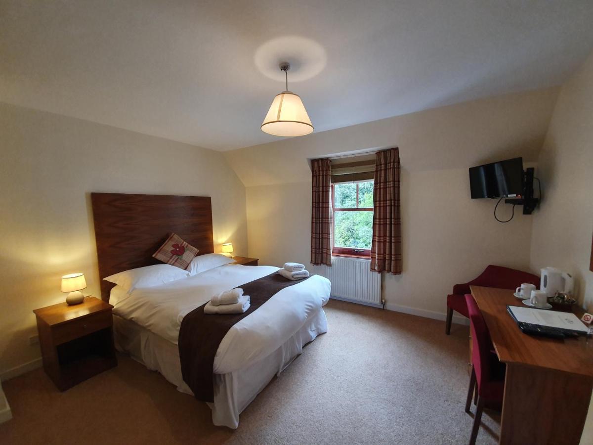 Lochailort Inn Екстер'єр фото